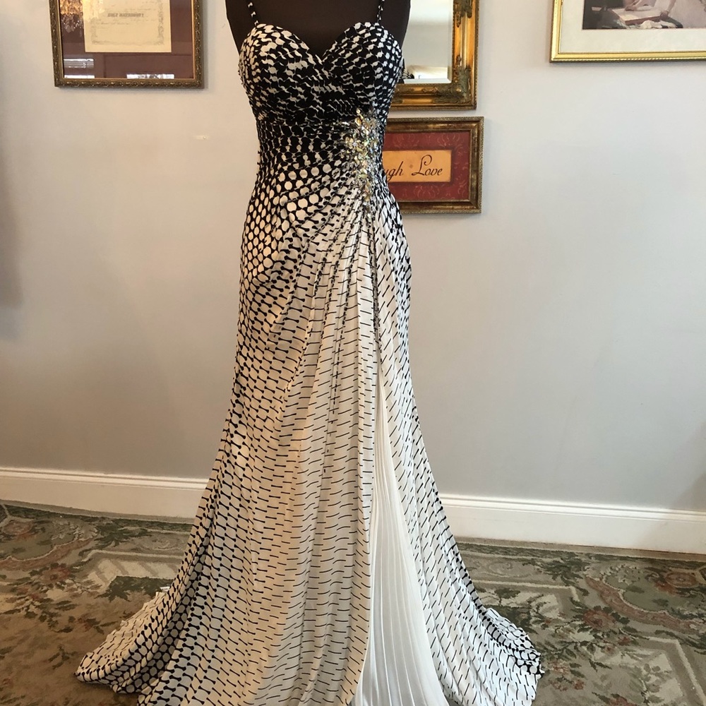Stunning black & white gown